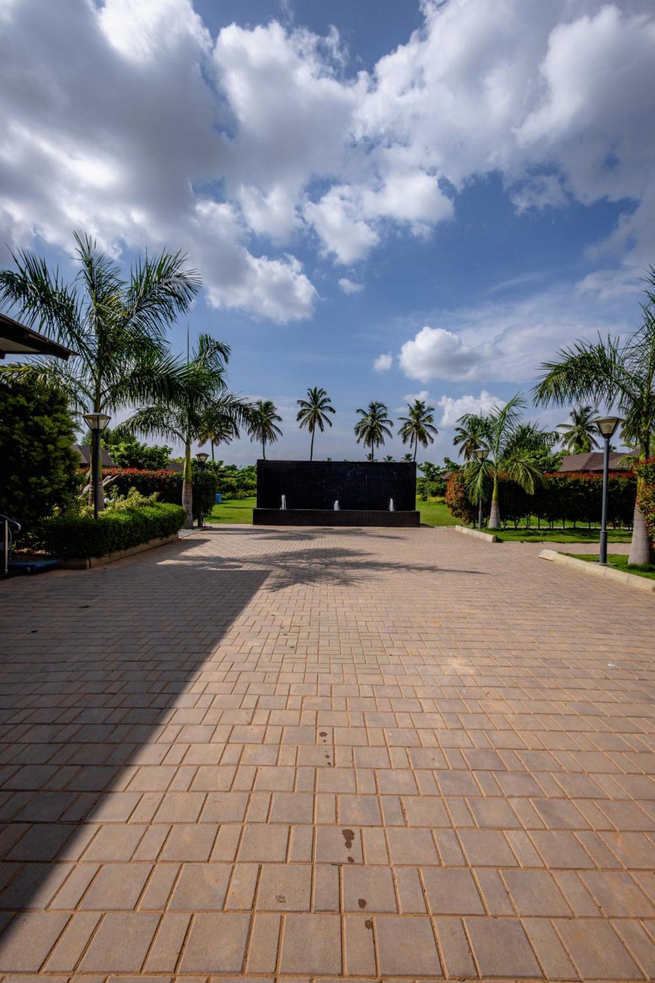 Veerdency Luxury Resort Devanahalli Exterior foto